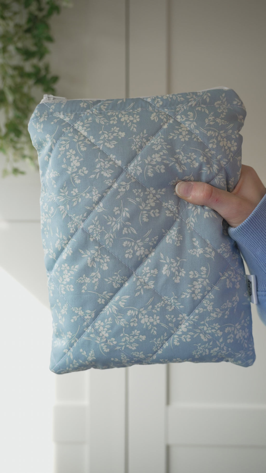 Quilted vintage blue floral book sleeve