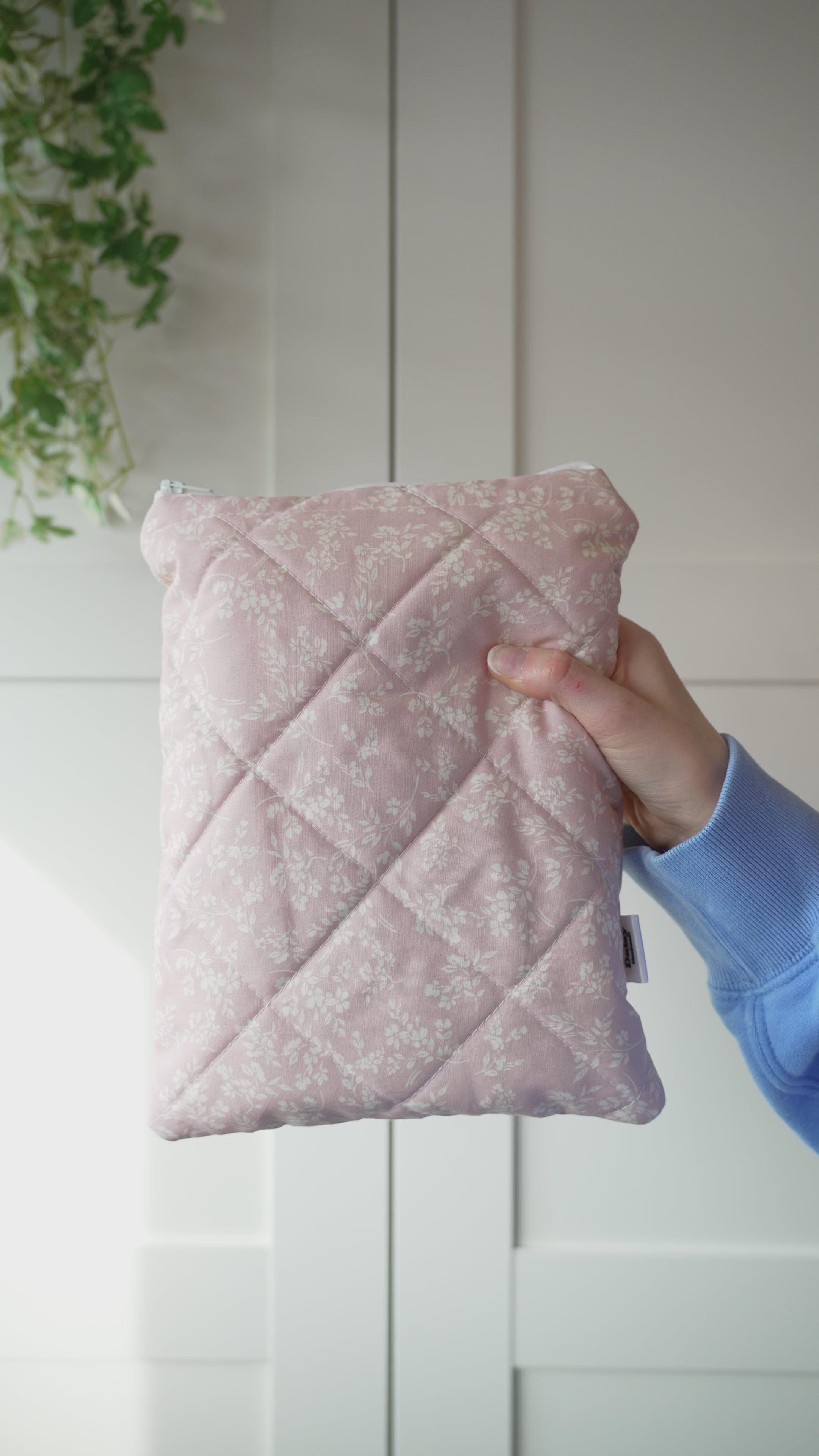 Quilted vintage pink floral book sleeve