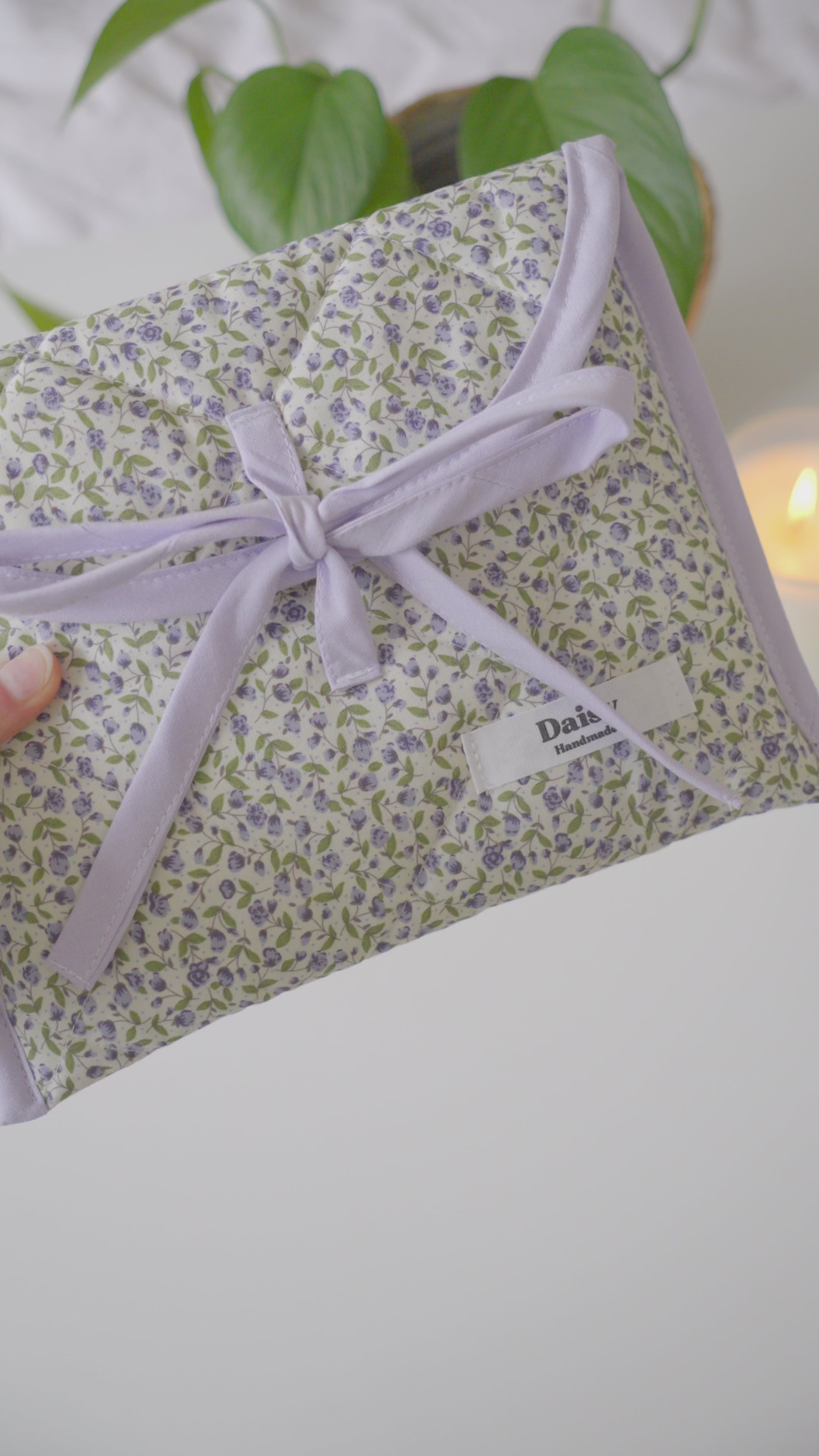 Quilted bow closure kindle sleeve purple rose buds