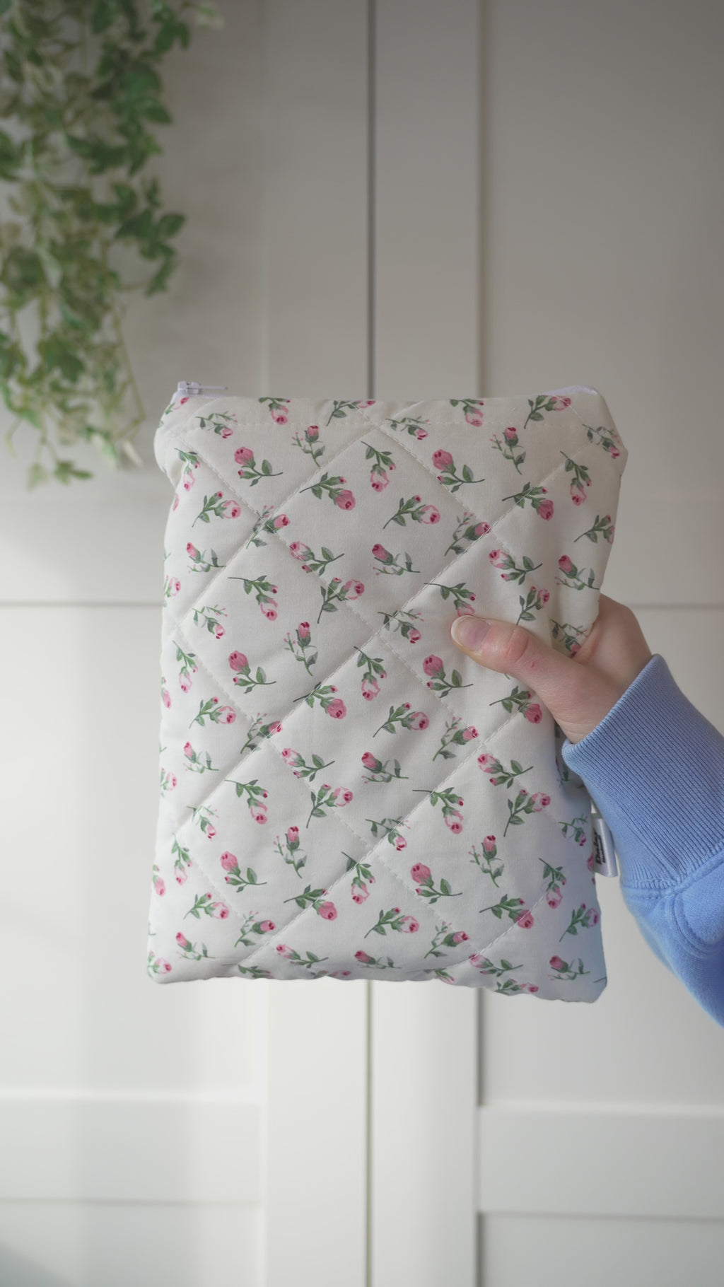 Quilted Ivory rose buds book sleeve